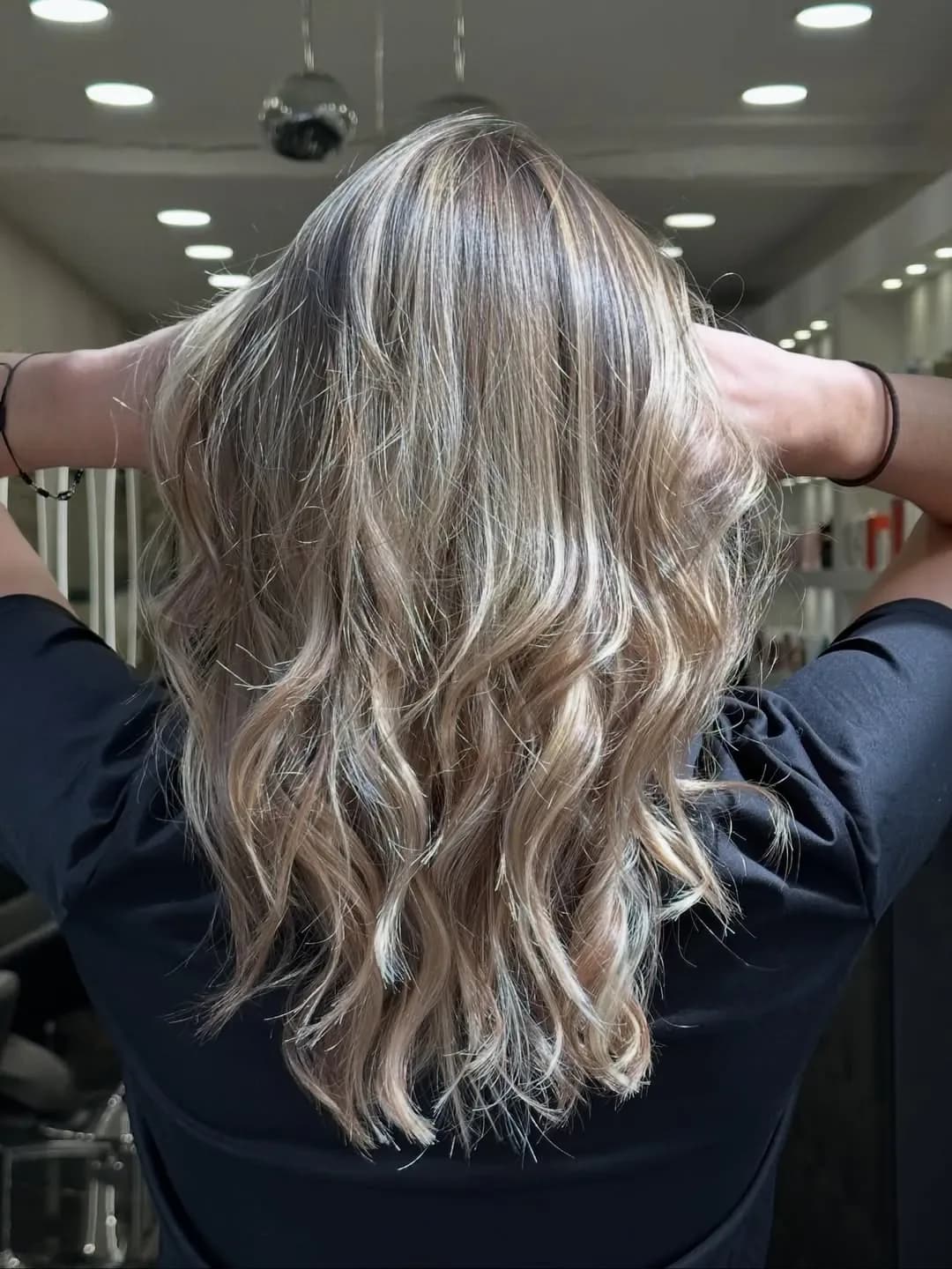 Avant balayage — racines naturelles brunes